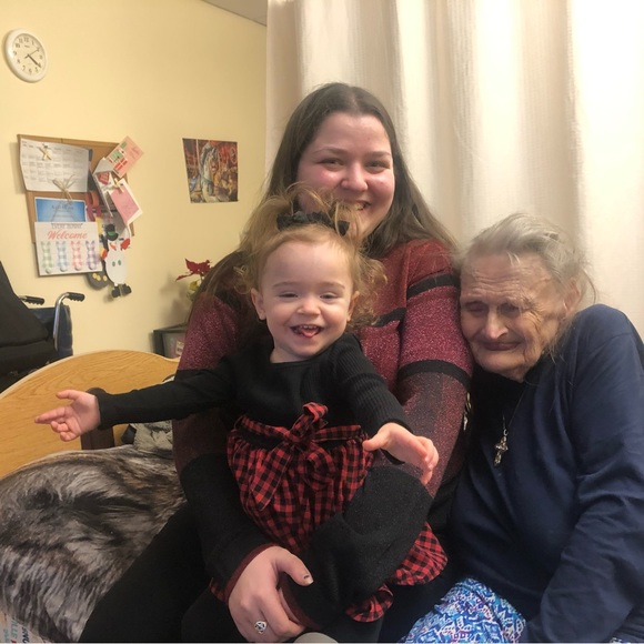 Meet your Posher, Diana - Picture 2 of 3